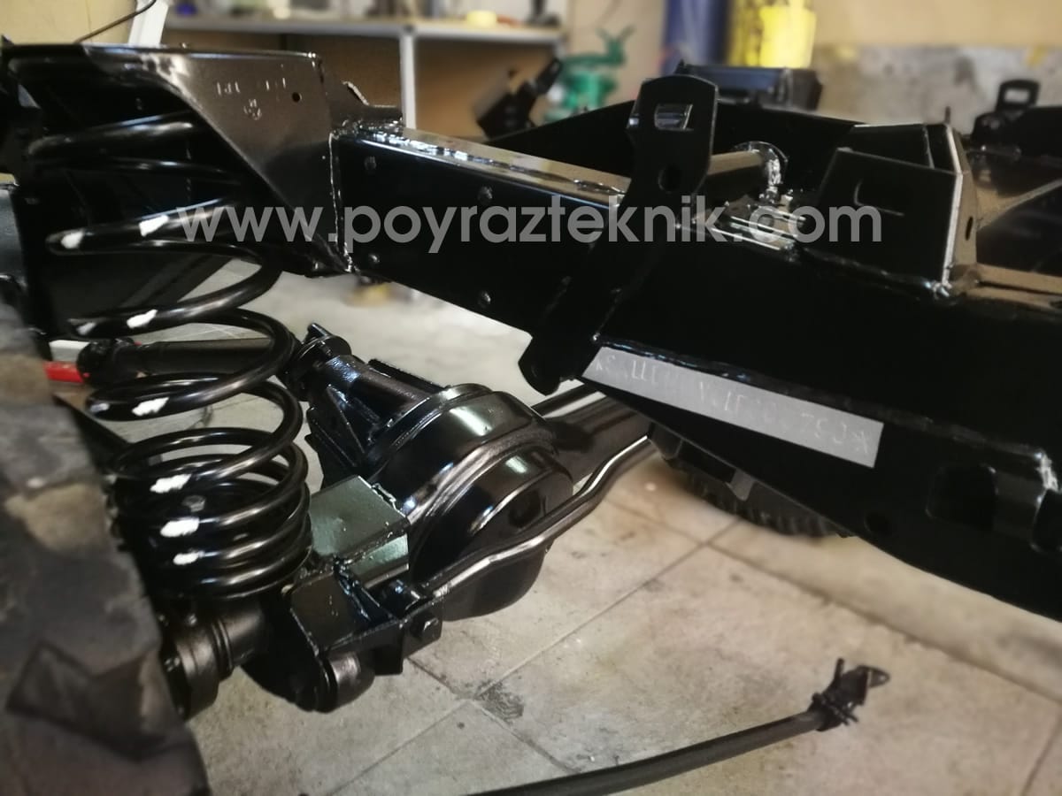 land-rover-defender-v-8-restoration-10