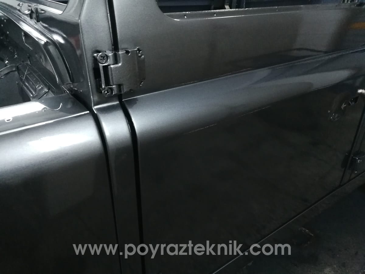 land-rover-defender-v-8-restoration-20