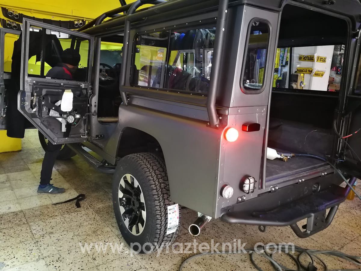 land-rover-defender-v-8-restoration-28
