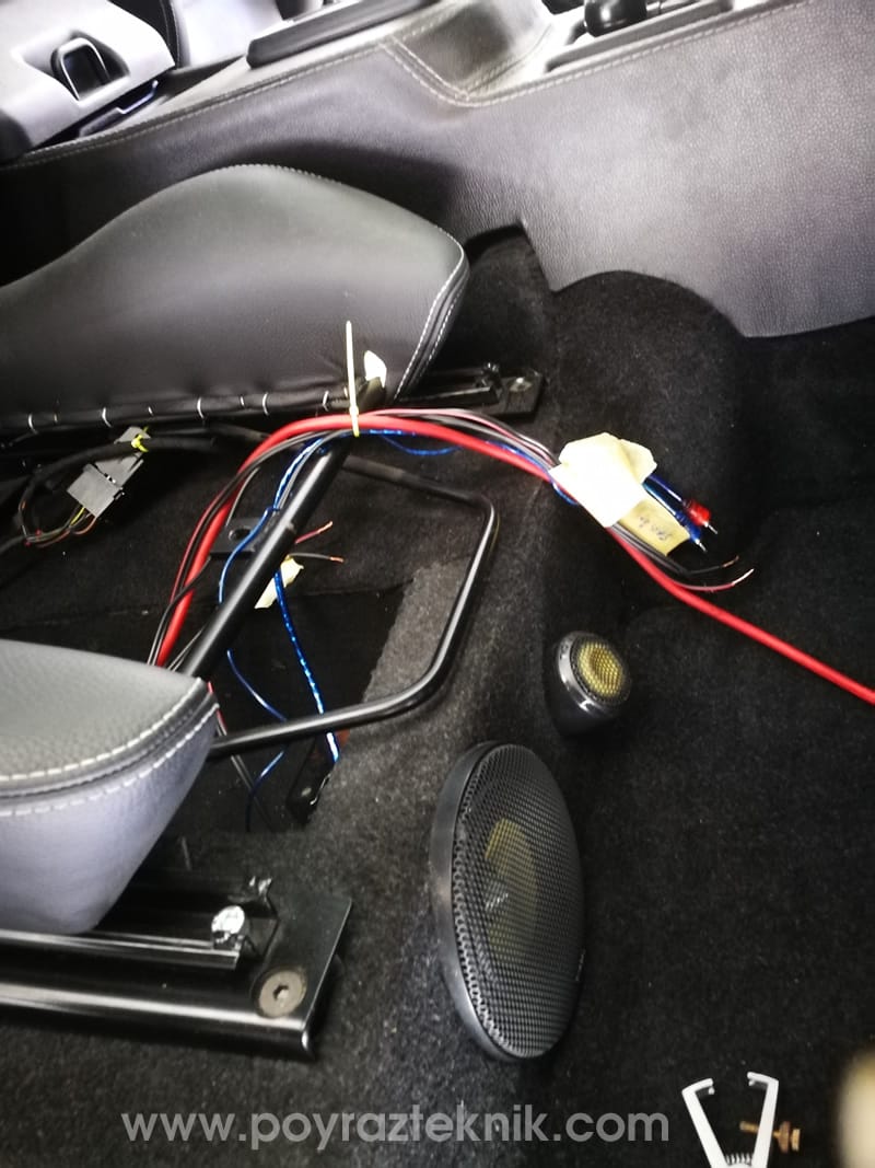 land-rover-defender-v-8-restoration-33