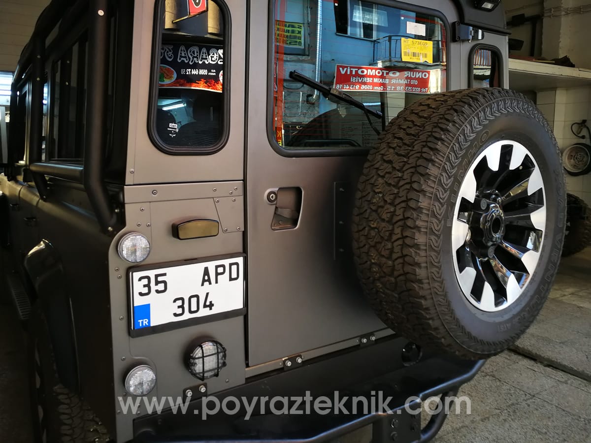 land-rover-defender-v-8-restoration-35